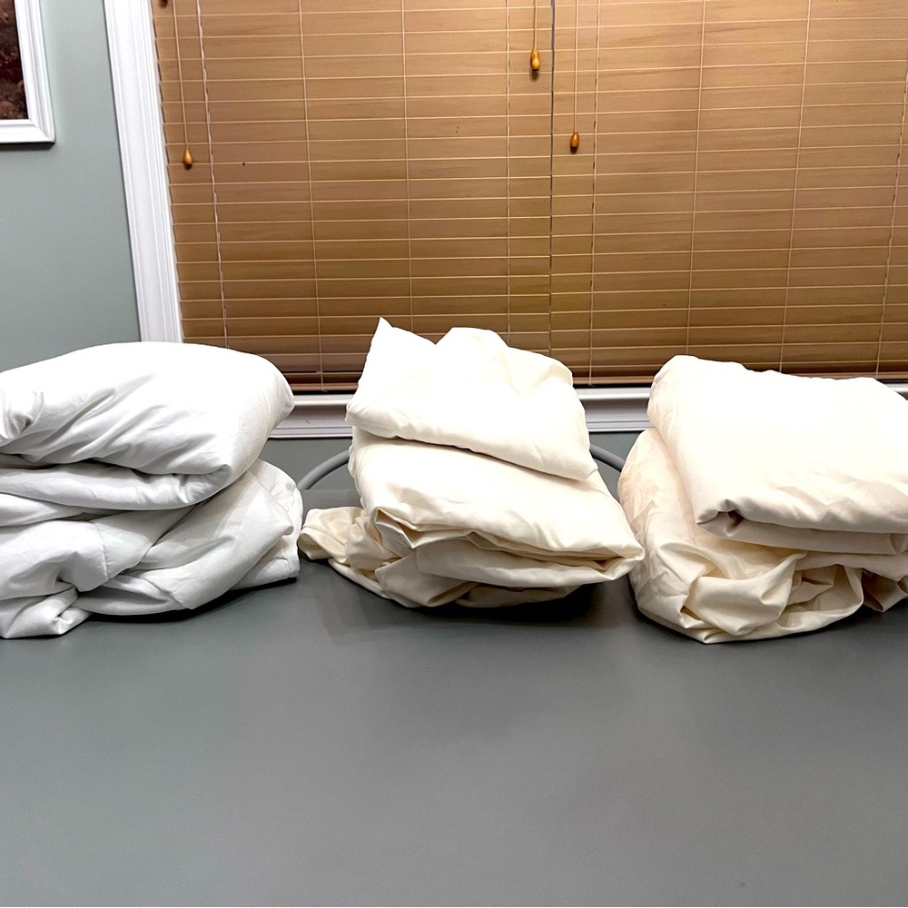 Sheets and fitted mattress pad (Twin)